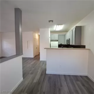 Photo #5: 2618259 Listing 