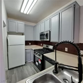 Photo #6: 2618259 Listing 