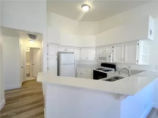 Photo #5: 2618260 Listing 