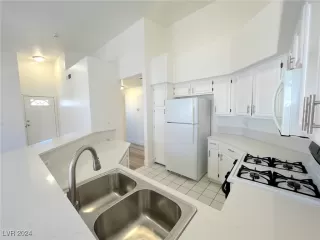 Photo #6: 2618260 Listing 