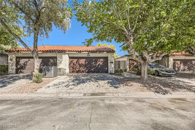 MLS: 2618334 Condo For Sale