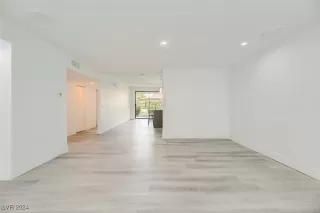 Photo #2: 2618334 Listing 