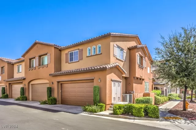 MLS: 2618335 Condo For Sale