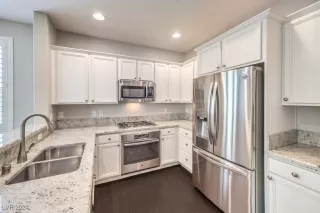 Photo #4: 2618335 Listing 