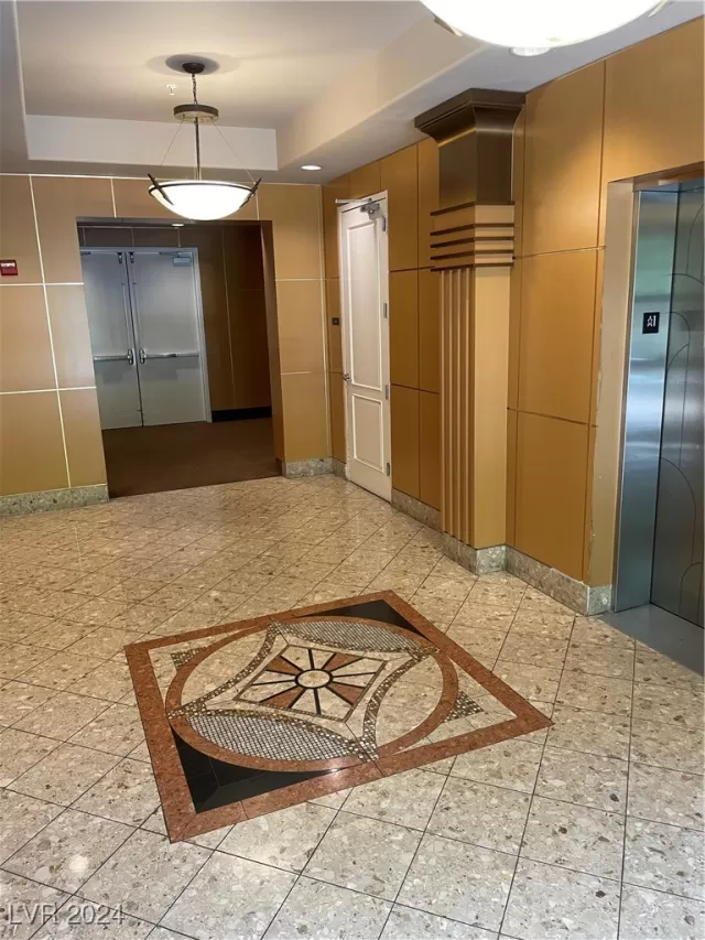 MLS: 2618354 Condo For Sale