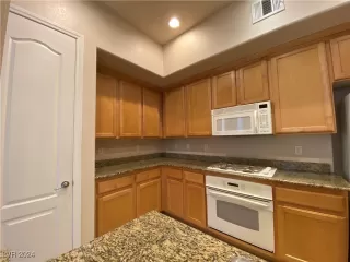 Photo #5: 2618354 Listing 