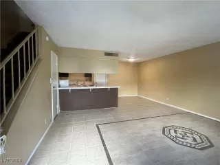 Photo #4: 2618368 Listing 