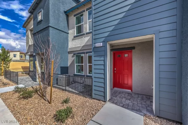 MLS: 2618395 Condo For Sale