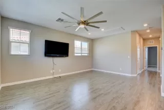 Photo #6: 2618429 Listing 