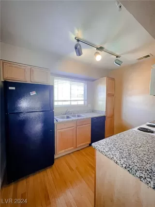 Photo #5: 2618435 Listing 