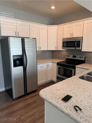 Photo #3: 2618449 Listing 