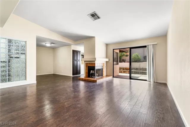 MLS: 2618452 Condo For Sale