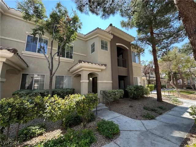 MLS: 2618473 Condo For Sale