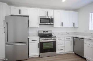 Photo #6: 2618490 Listing