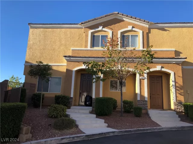 MLS: 2618502 Condo For Sale