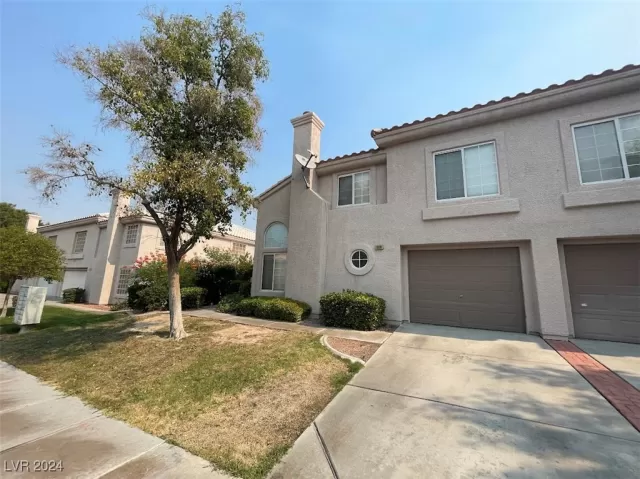 MLS: 2618509 Condo For Sale