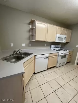 Photo #2: 2618509 Listing 