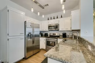 Photo #1: 2618541 Listing