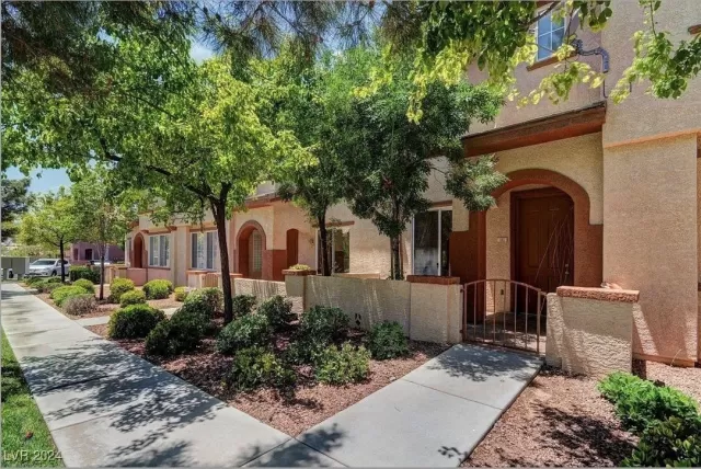 MLS: 2618596 Condo For Sale