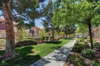 Photo #1: 2618596 Listing 