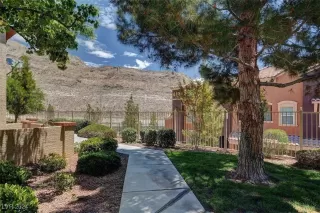 Photo #2: 2618596 Listing 