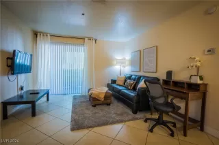 Photo #1: 2618599 Listing 