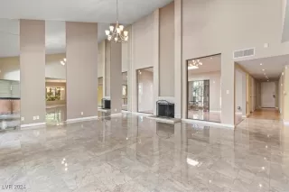 Photo #4: 2618662 Listing