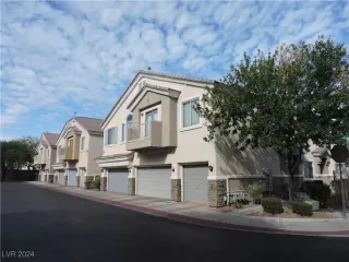 Photo #1: 2618691 Listing 