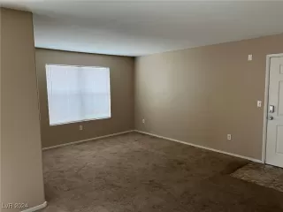 Photo #5: 2618699 Listing