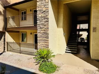 Photo #3: 2618716 Listing