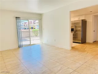 Photo #4: 2618716 Listing