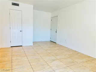 Photo #5: 2618716 Listing