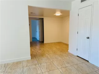 Photo #6: 2618716 Listing