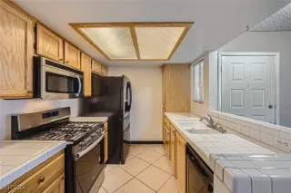 Photo #4: 2618720 Listing