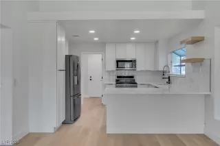 Photo #6: 2618726 Listing