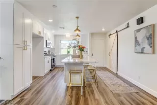 Photo #5: 2618777 Listing 