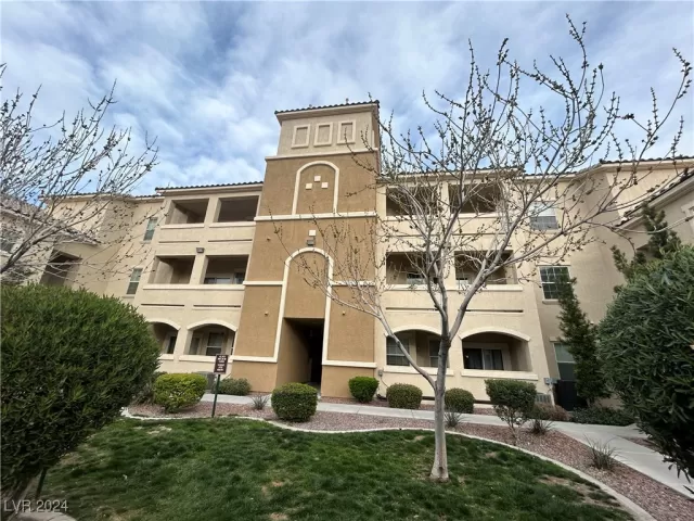 MLS: 2618789 Condo For Sale