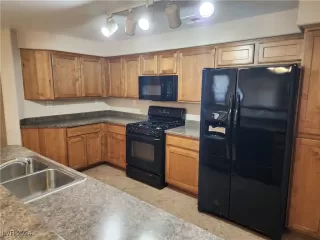Photo #3: 2618789 Listing 