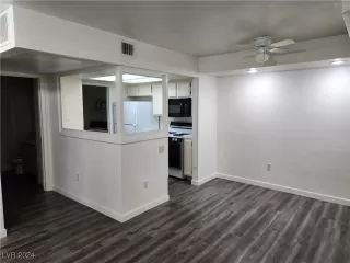 Photo #4: 2618798 Listing 