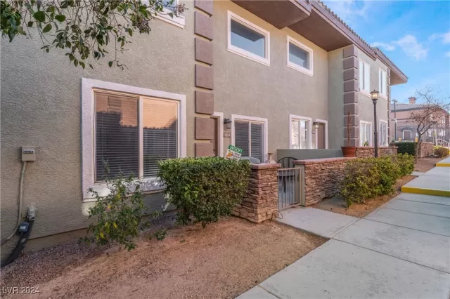 MLS: 2618805 Condo For Sale