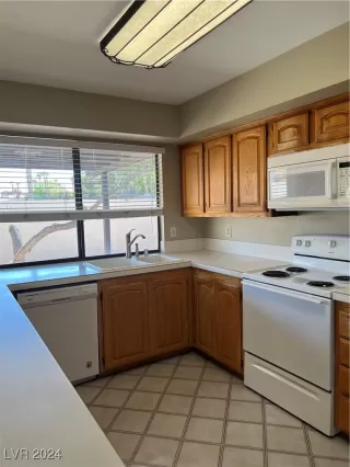 Photo #3: 2618816 Listing