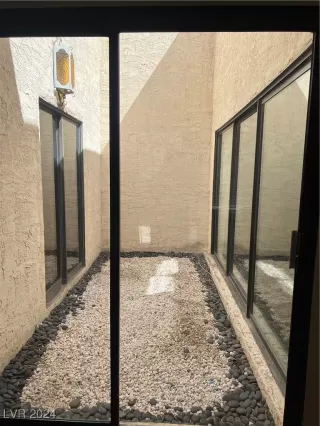 Photo #4: 2618816 Listing