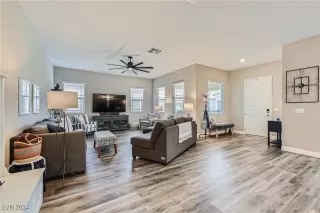 Photo #3: 2618818 Listing 