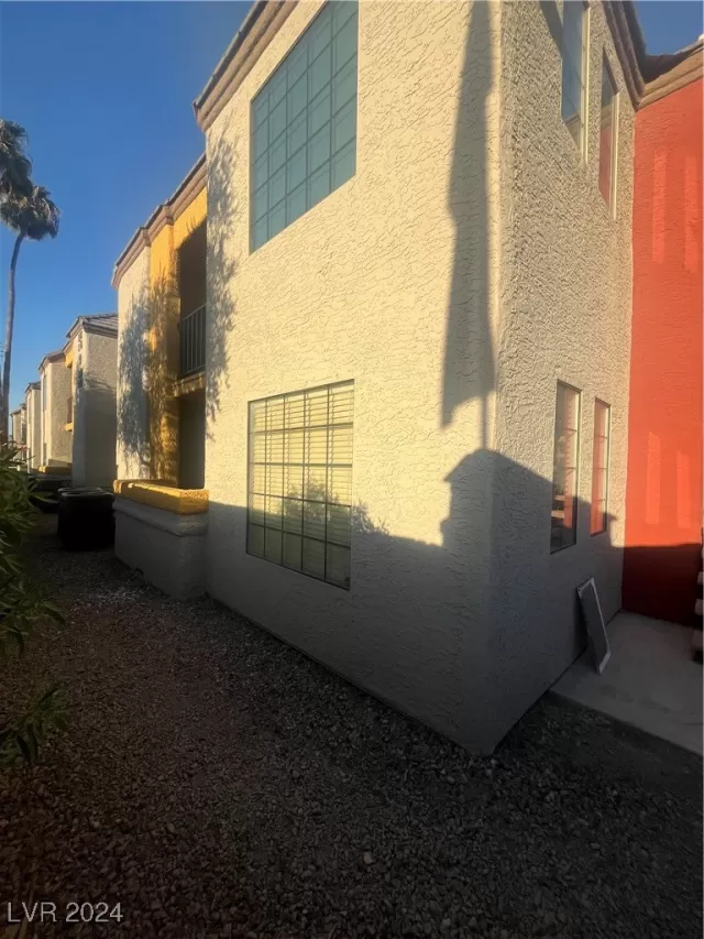 MLS: 2618864 Condo For Sale