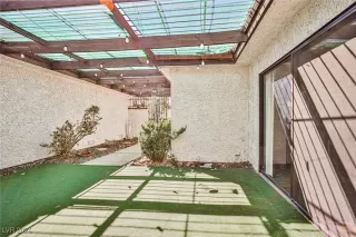 Photo #4: 2618885 Listing