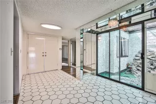 Photo #6: 2618885 Listing