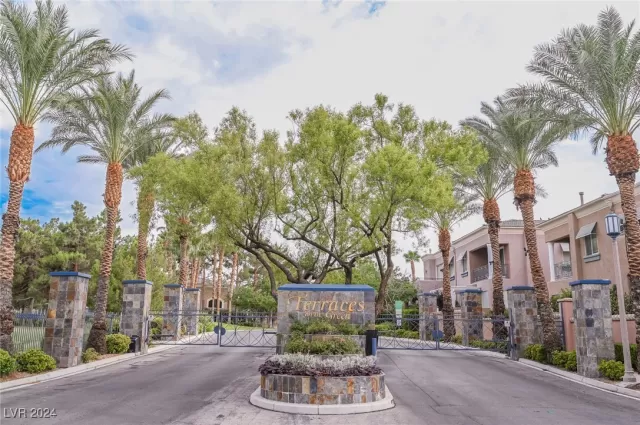 MLS: 2618911 Condo For Sale