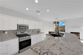 Photo #2: 2618911 Listing 