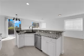 Photo #3: 2618911 Listing 