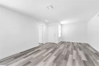 Photo #5: 2619055 Listing